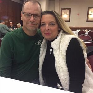 Meet your Posher, Cliff